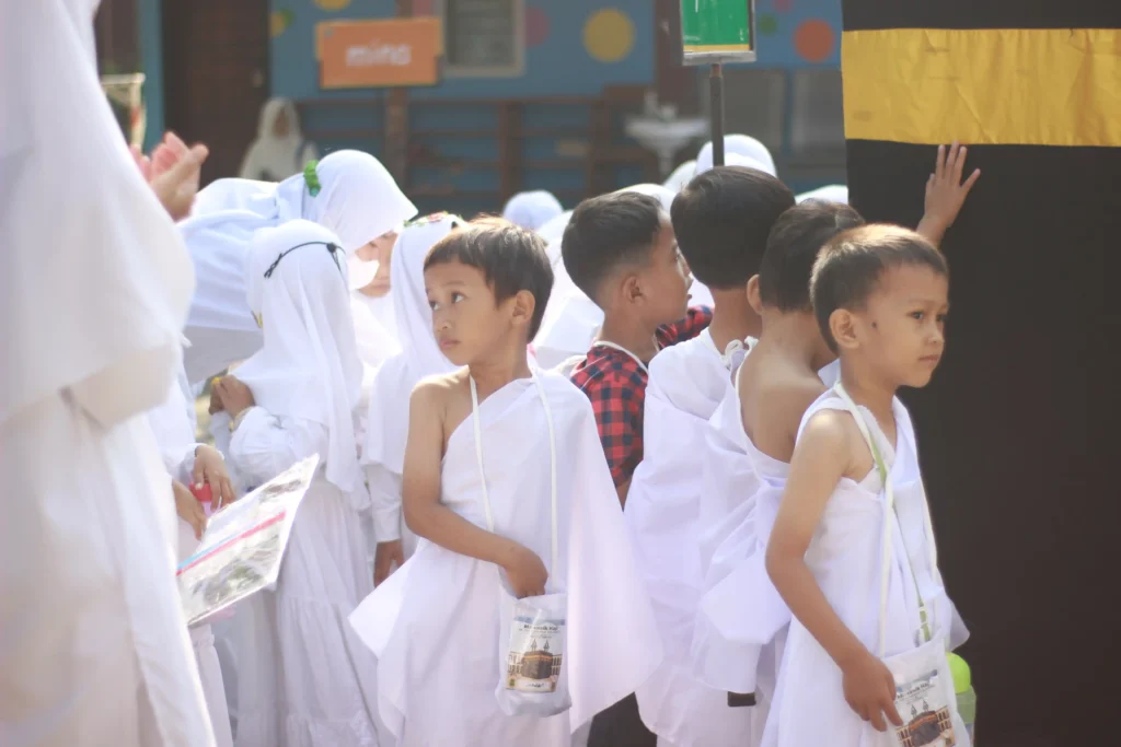 Sekolah Islam Menanamkan Disiplin ibadah