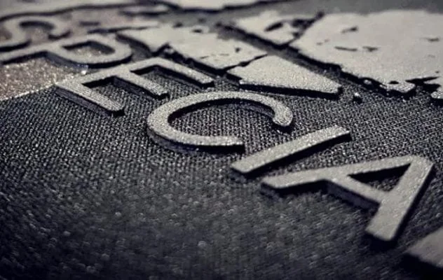 Sablon kaos dengan efek timbul