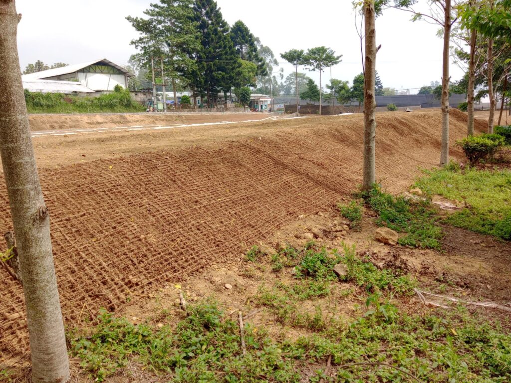 cocomesh sebagai sistem penyangga tanaman